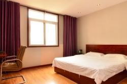 赤峰東收費站附近賓館電話號碼