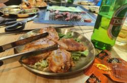 赤峰逗酒小館地?cái)偪救怆娫捥柎a