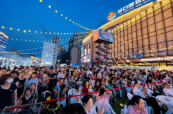 赤峰摩爾城奶龍店電話地址查詢