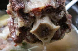 赤峰牛骨頭店電話多少號(hào)啊