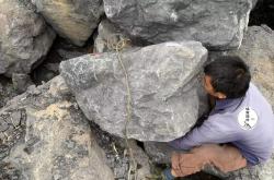 赤峰黑山石廠家電話多少號