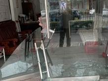 赤峰磨砂玻璃店電話多少號