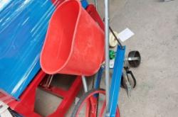 赤峰玉米播種機(jī)電話多少號