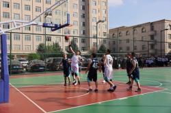 赤峰修籃球場(chǎng)電話多少號(hào)