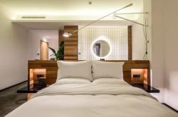 赤峰螢火蟲(chóng)雞尾酒店電話號(hào)碼