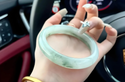 赤峰哪里有玉手鐲店啊電話號碼