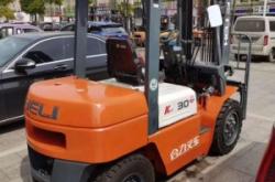 赤峰更換臺(tái)泥地板電話多少錢