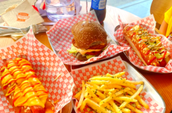 赤峰十中附近小飯桌電話號(hào)碼