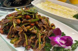 赤峰街賣羊肉電話多少啊