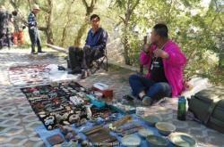 赤峰舊貨地?cái)傇谀睦锇‰娫捥?hào)碼