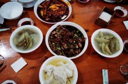 赤峰胖哥鹵肉拼盤店電話地址