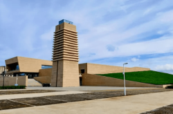 赤峰工院管理服務(wù)系電話號碼