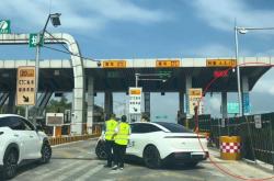 中環(huán)路赤峰收費站電話號碼