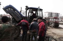 赤峰拖拉機(jī)修理電話地址查詢