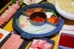 赤峰市德莊火鍋電話地址