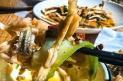 赤峰地?cái)傊蟠甑刂冯娫捥柎a