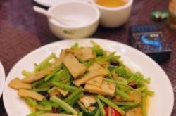 赤峰菜團(tuán)子飯店電話(huà)多少號(hào)