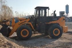 赤峰二手鏟車基地電話號碼