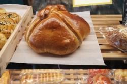 赤峰摩爾城面包店電話號碼