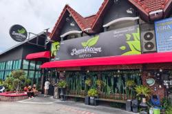 赤峰沙灘酒吧在哪里呀電話號(hào)碼