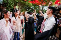 赤峰獅王潮玩店電話地址查詢