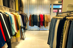 赤峰道進(jìn)口童裝店電話號碼