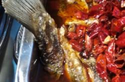 赤峰南山美食城電話地址查詢