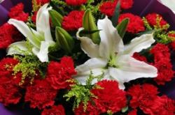 赤峰鮮花批發(fā)商電話地址查詢