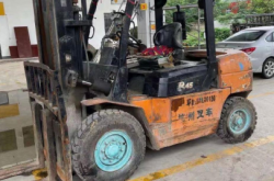 赤峰回收叉車電話多少號碼