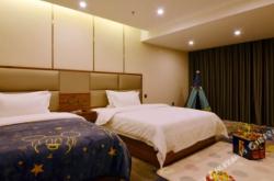 赤峰春城烤鴨店地址電話號碼