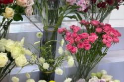 赤峰周圍花店電話多少啊