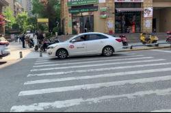 赤峰龐巴迪出租車(chē)電話地址查詢