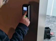 赤峰地區(qū)指紋鎖維修電話號碼