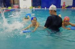 赤峰游泳器材批發(fā)商電話號(hào)碼