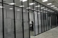 赤峰隔斷玻璃廠家電話號碼