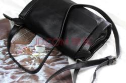 赤峰真皮皮包廠家電話號(hào)碼