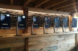 赤峰里昂酒館電話多少啊