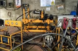 赤峰鉆機(jī)公司電話多少啊