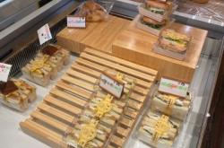 赤峰北鹿牛奶面包店電話號碼