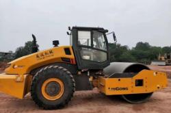 赤峰市壓路機(jī)出租電話號(hào)碼