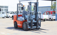 赤峰電動堆高叉車出租電話是多少