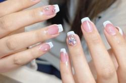 赤峰摩爾城娜娜美甲電話號碼