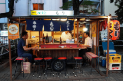 赤峰地攤?cè)帐綗倦娫捥柎a多少