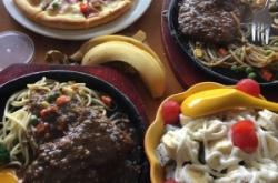 赤峰熨斗牛排店地址電話號碼