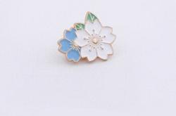 赤峰胸針店鋪地址電話多少號