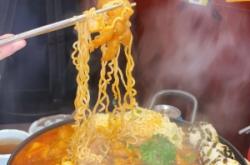 赤峰韓國(guó)辣雞爪店電話地址查詢(xún)