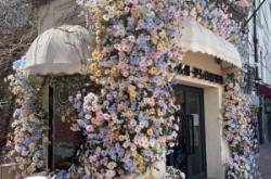 赤峰冰晶花店電話號(hào)碼多少號(hào)