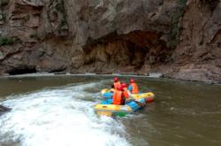 赤峰懸空玻璃廠電話地址查詢