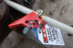 赤峰老侯鎖具批發(fā)電話地址