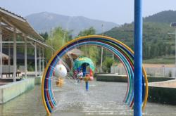 赤峰游樂場所所長電話號碼是多少